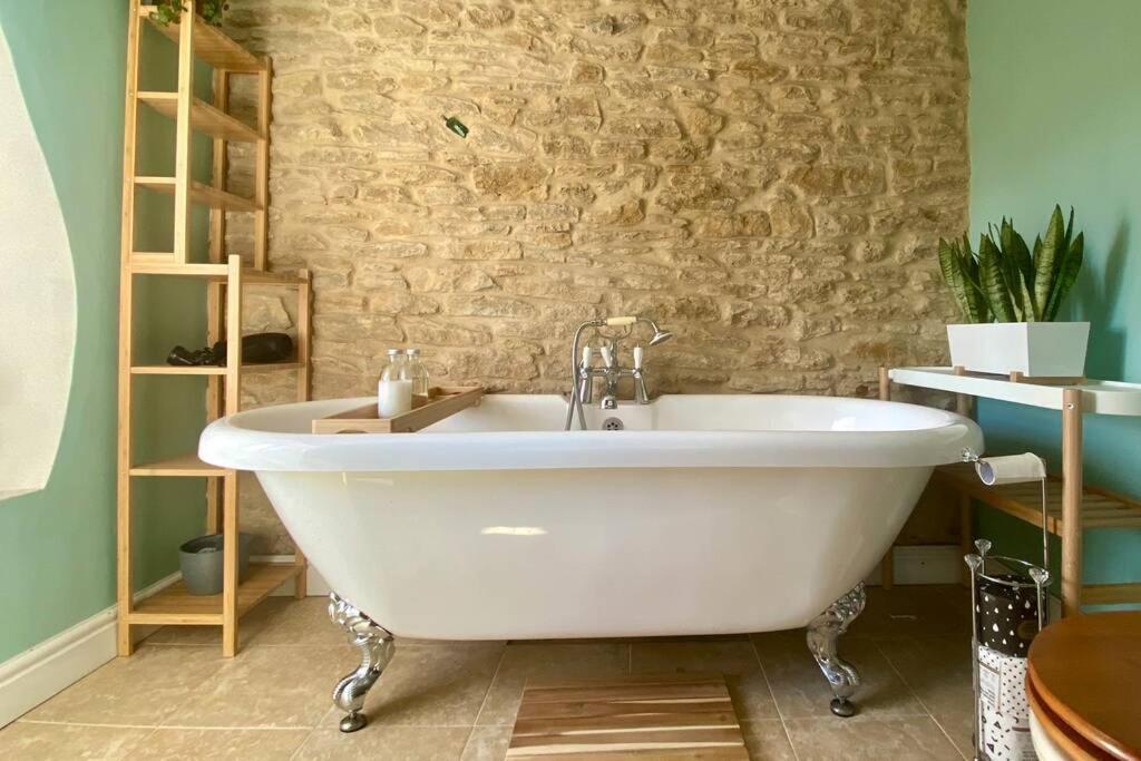 The Explorers Rest - Cottage - Frome Buckland Dinham Dış mekan fotoğraf
